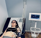 enregistrement de l'electrocardiogramme sur une femme